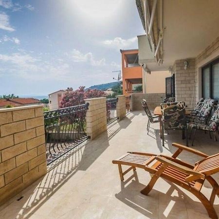 Guest House Lazeta Duce Bagian luar foto