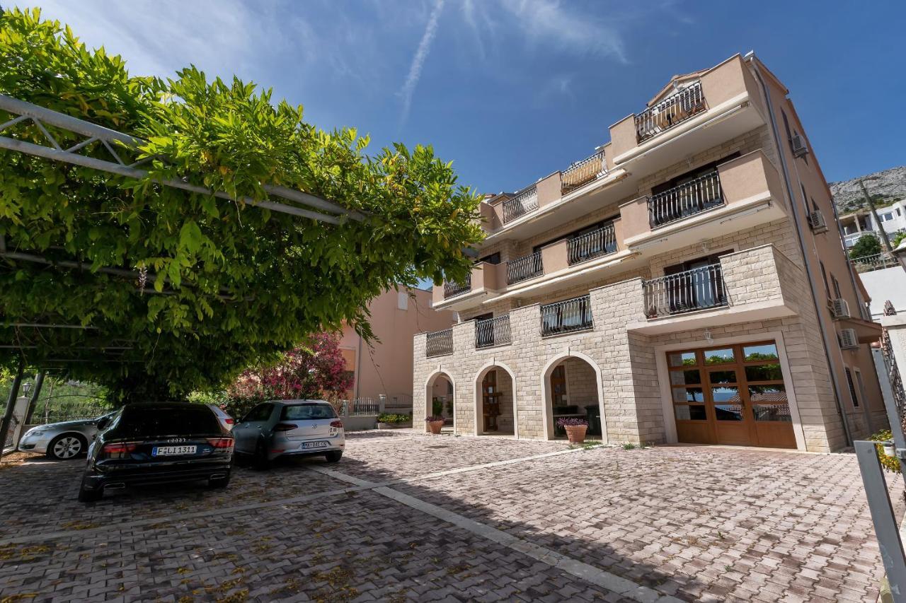 Guest House Lazeta Duce Bagian luar foto