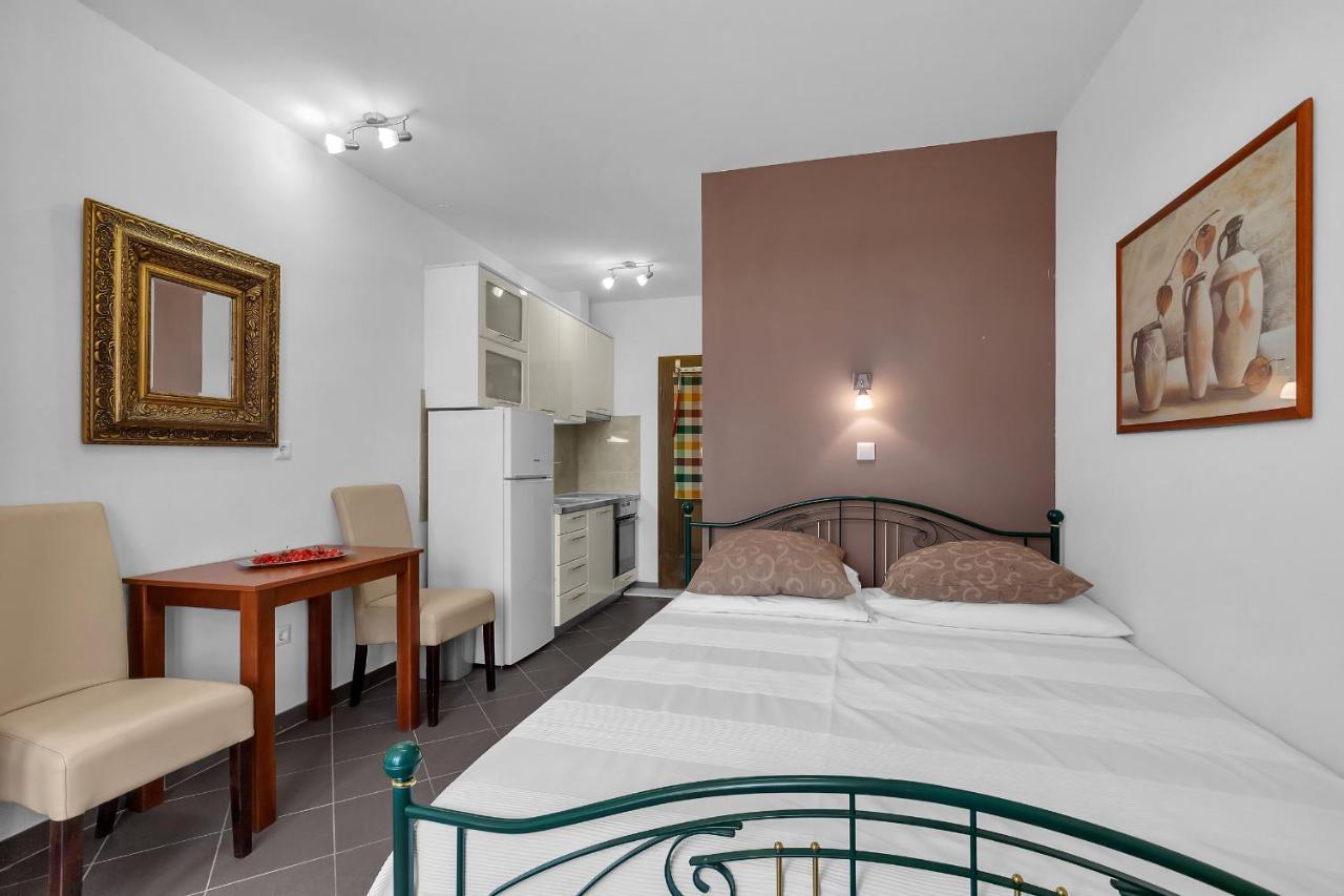 Guest House Lazeta Duce Bagian luar foto