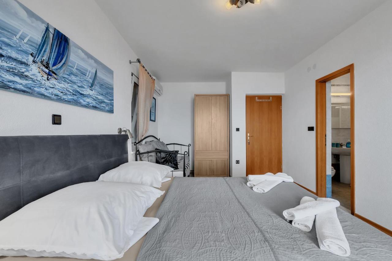 Guest House Lazeta Duce Bagian luar foto